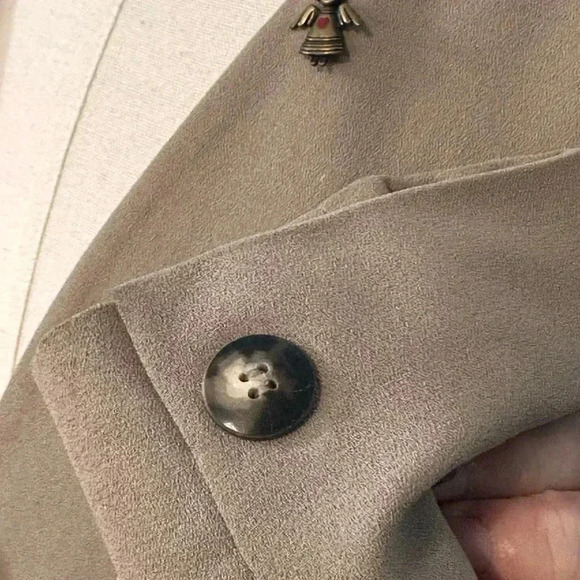 2piece Lined Skirt Suit. Rena Rowan. Jacket Sz 6. Skirt Sz8. One Button. 23” Hem - Picture 4 of 9